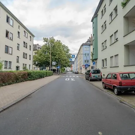 Naehe Stadtzentrum Mit Wohnzimmer Und Kueche Coblence